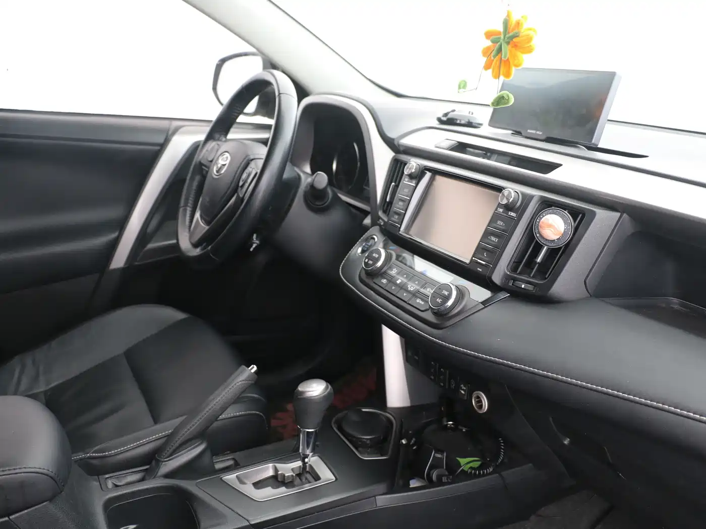 Toyota RAV4 Rongfang 2016 2.0L CVT 2WD Smart (China V) фото 15