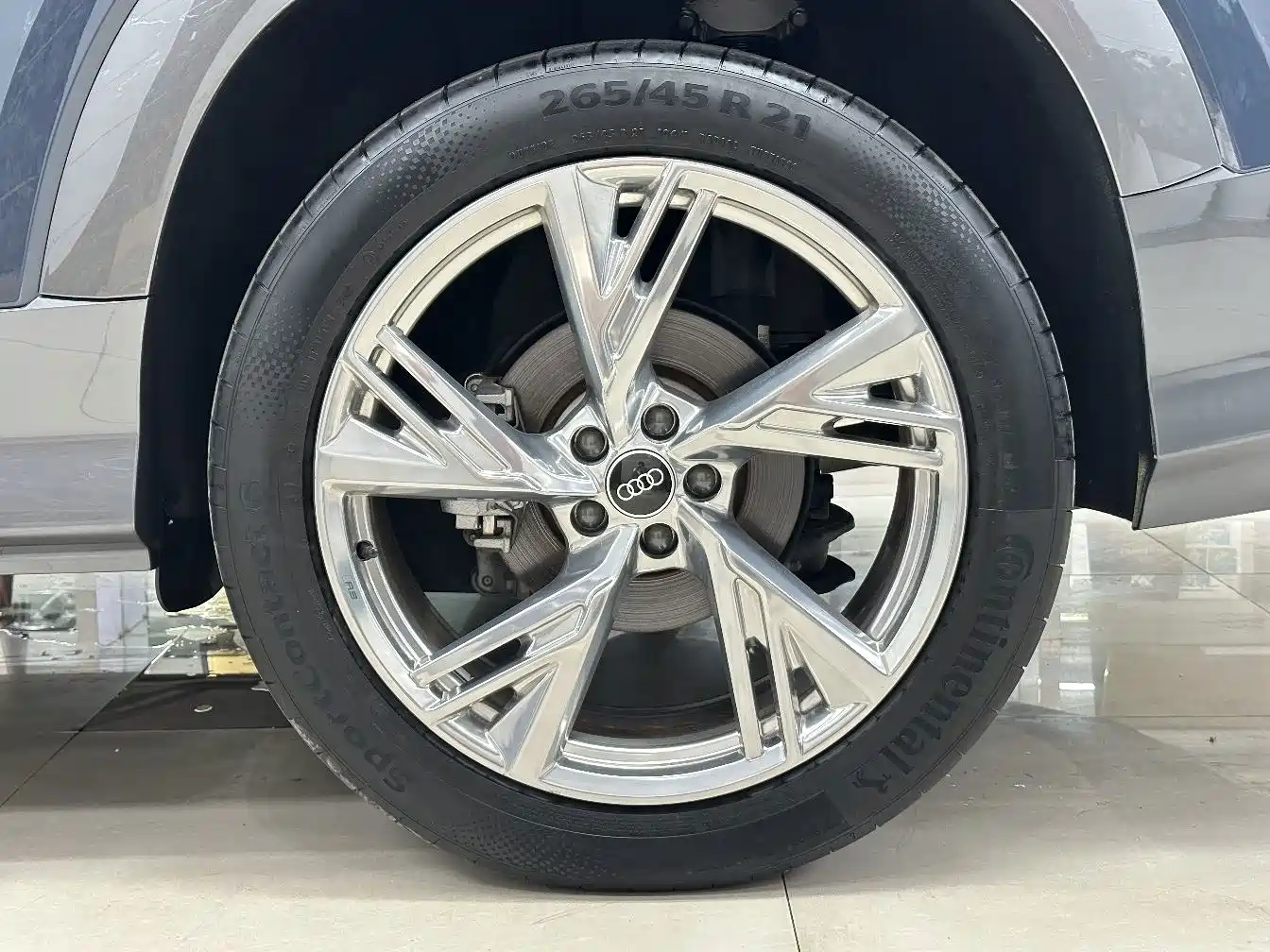 Audi Q6 2022 2023 45 TFSI quattro Uniform Cloud Yulin Package