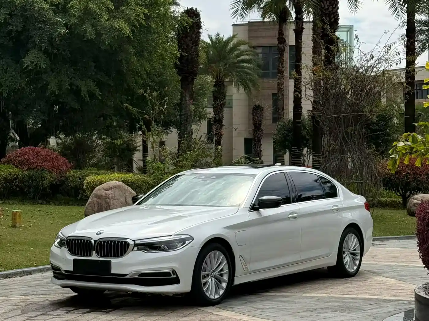 BMW 5 SERIES NEW ENERGY