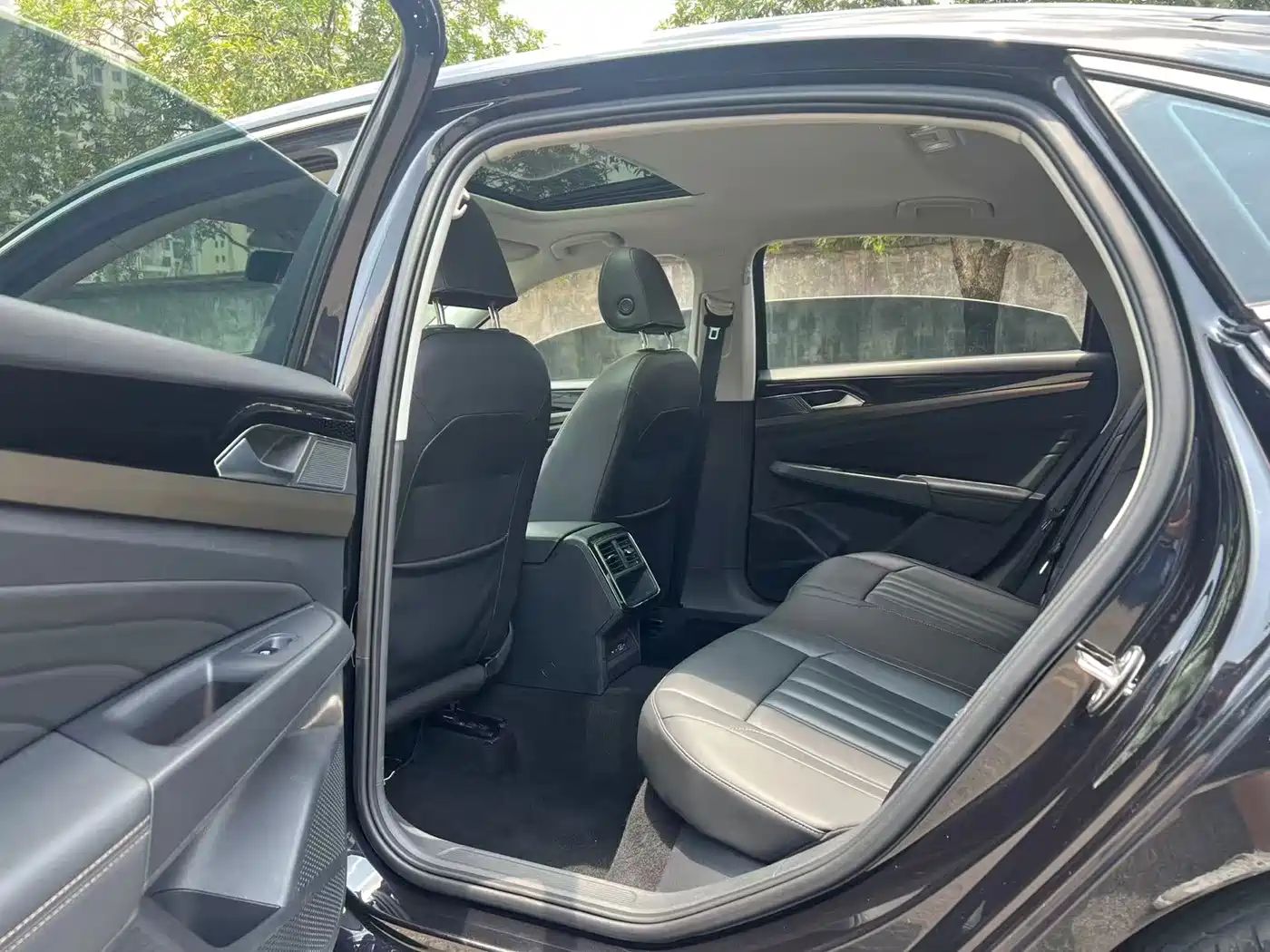 Volkswagen Passat 2021 Model 280TSI Business Edition фото 9