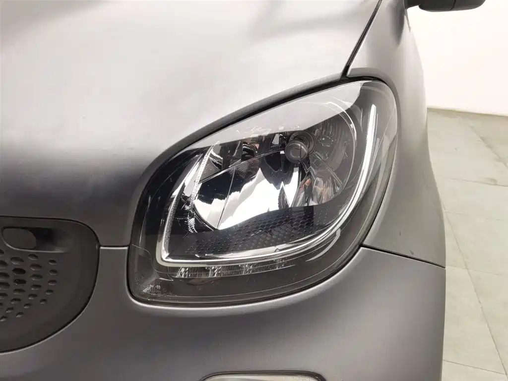 smart fortwo 2018 1.0L 52kW Hardtop Agile Edition China V фото 7