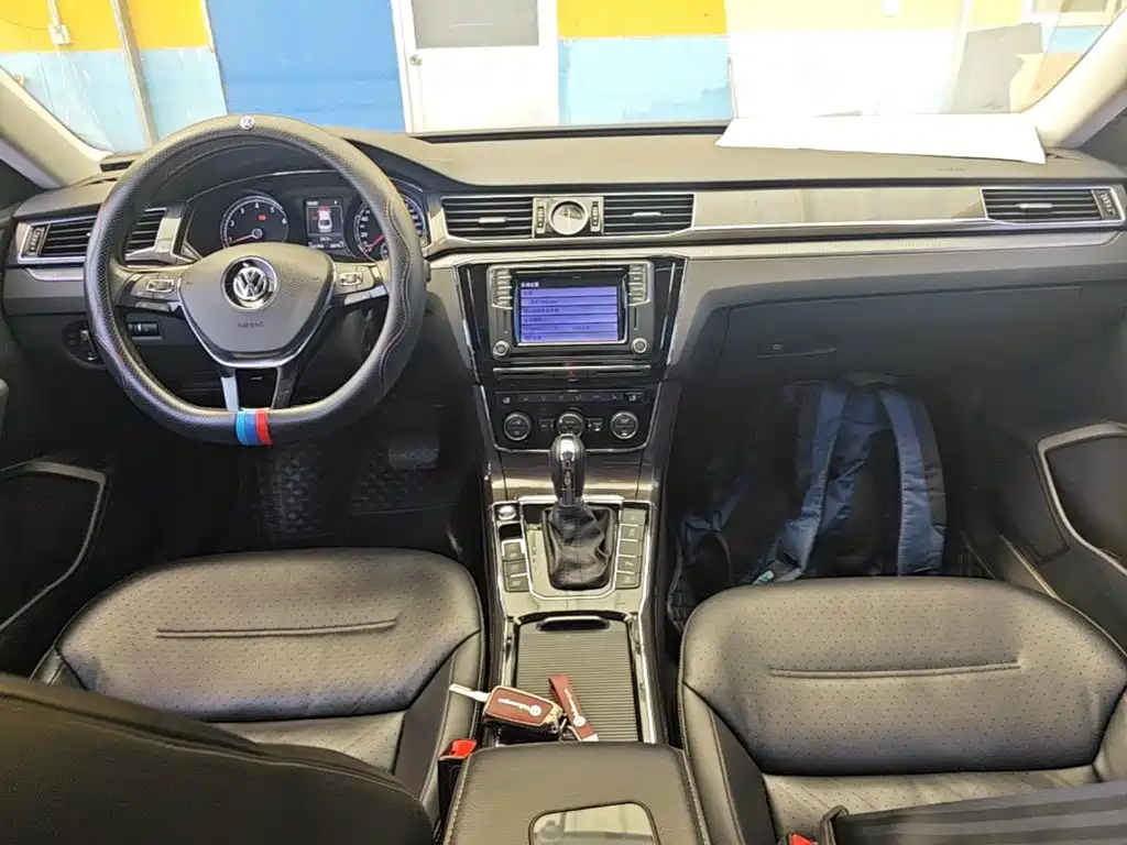 Photo 10 - Volkswagen Passat