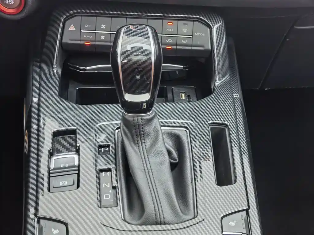 WEI PAI WEI BRAND VV5