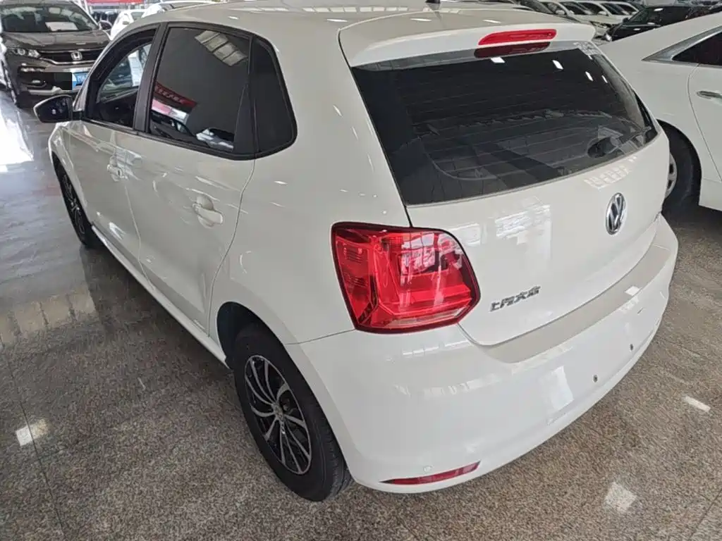 Фото 5 - Volkswagen Polo