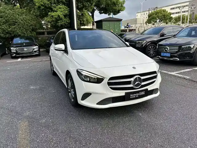 Mercedes-Benz B-Class 2020 B 200 Sport Edition — фото 3