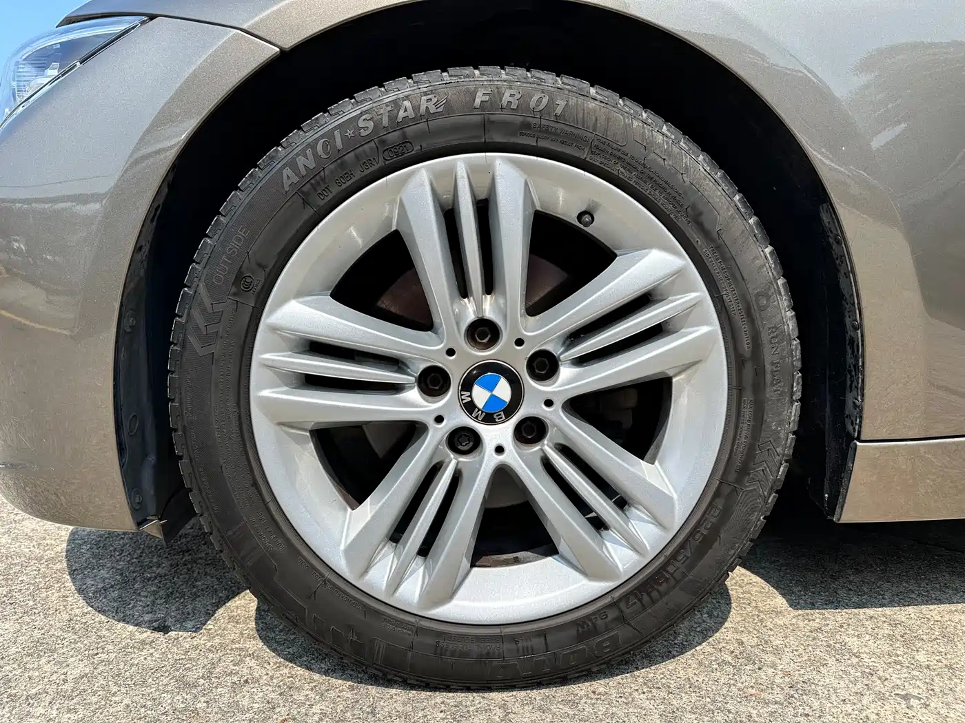 BMW 3 Series 2018 318Li фото 20