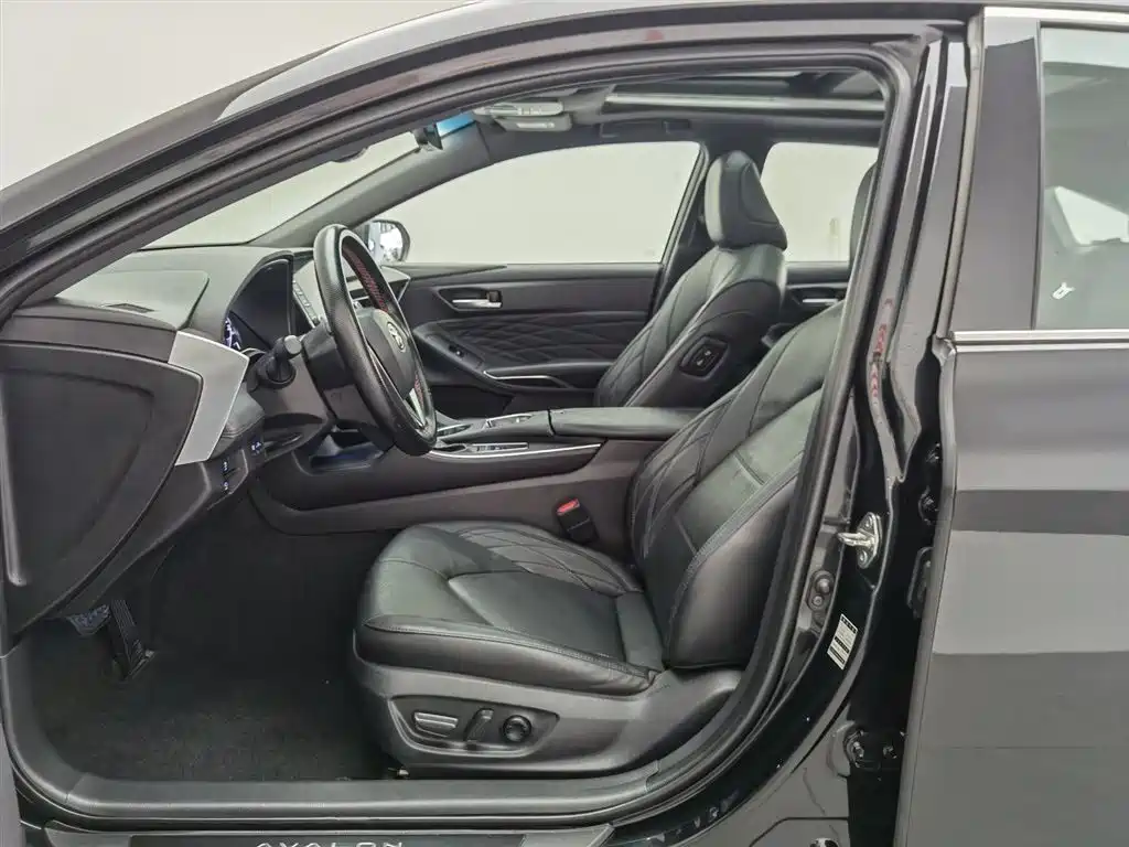 Toyota Avalon 2019 Hybrid 2.5L XLE Premium Edition China VI фото 10