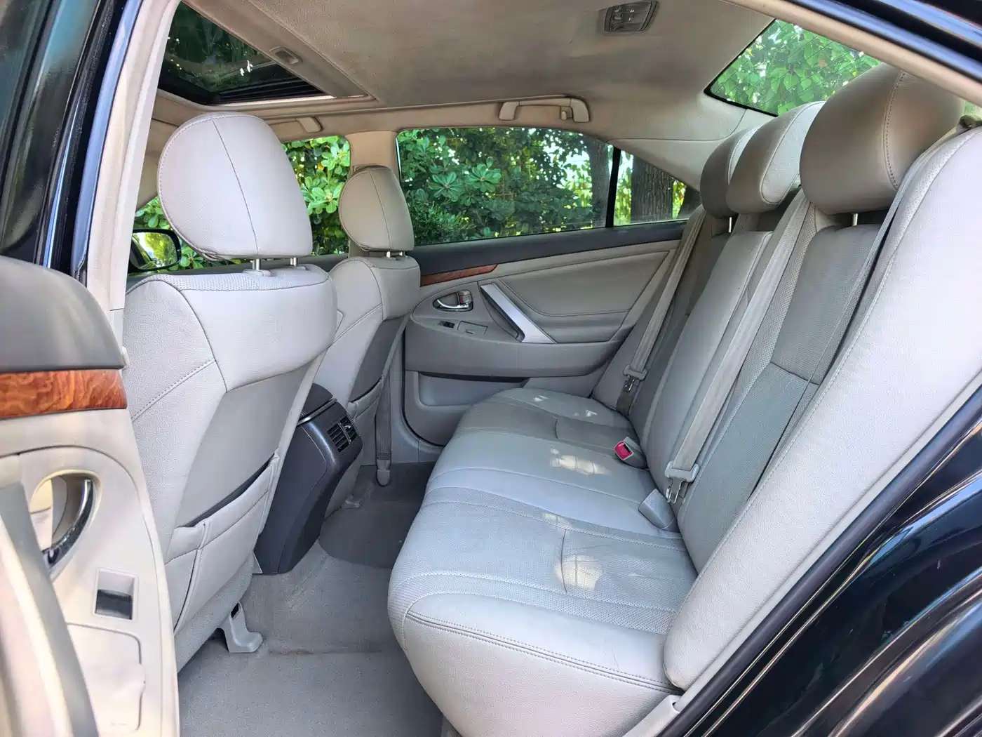Toyota Camry 2011 240G Luxury Anniversary Edition фото 10