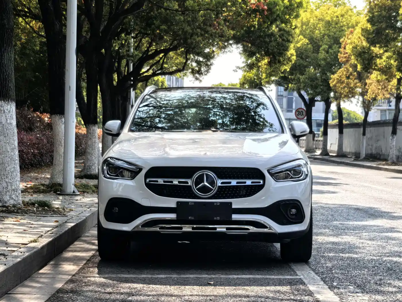 MERCEDES-BENZ GLA