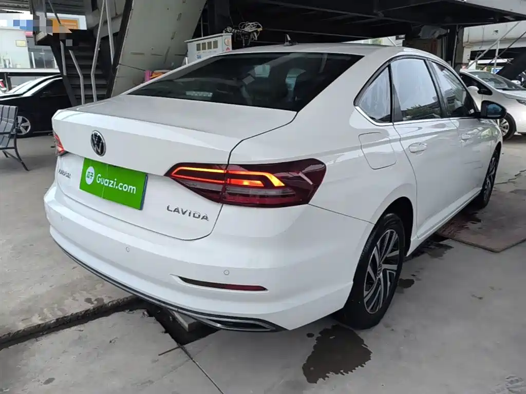 Volkswagen Lavida 2022 1.5L Auto Comfort Edition фото 7