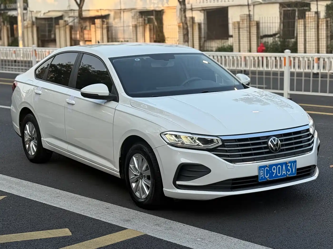 Volkswagen Lavida 2023 Facelift 1.5L Auto Comfort Edition фото 3