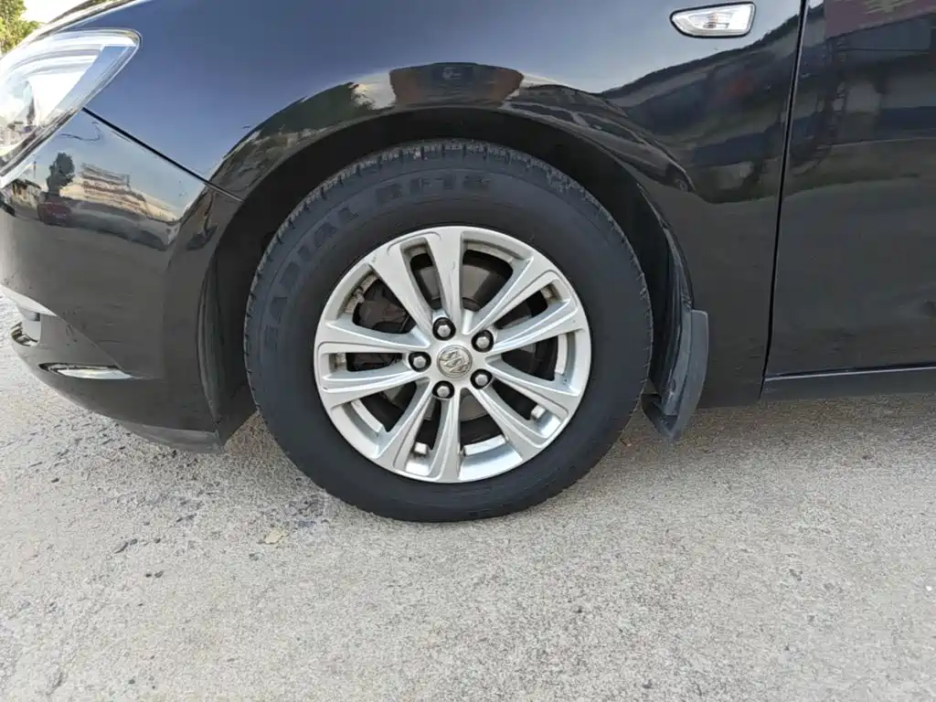 Фото 23 - Buick Excelle