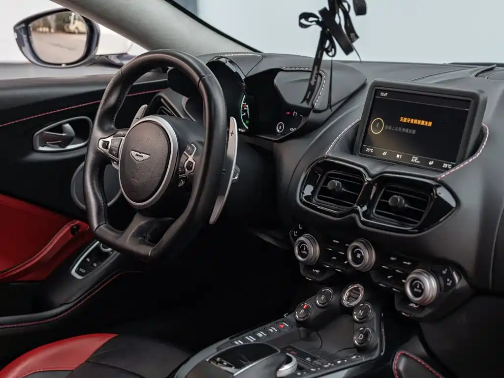 Aston Martin V8 Vantage 2019 2018 4.0T V8 Coupe