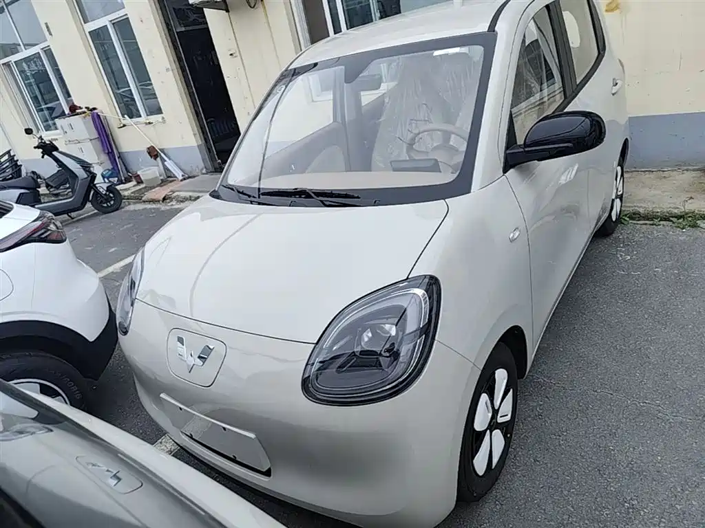 Wuling Motors Hongguang MINIEV 2026 2025 4-Door Advanced