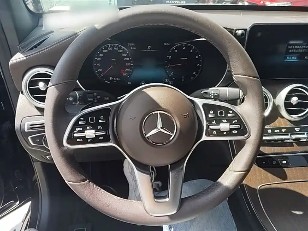 Mercedes-Benz GLC 2022 Facelift GLC 300 L 4MATIC Dynamic Collector's Edition фото 11