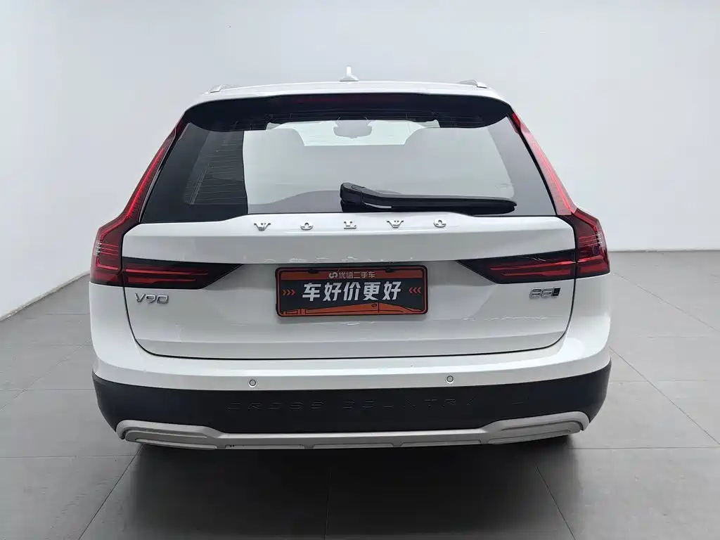 2026 Volvo V90