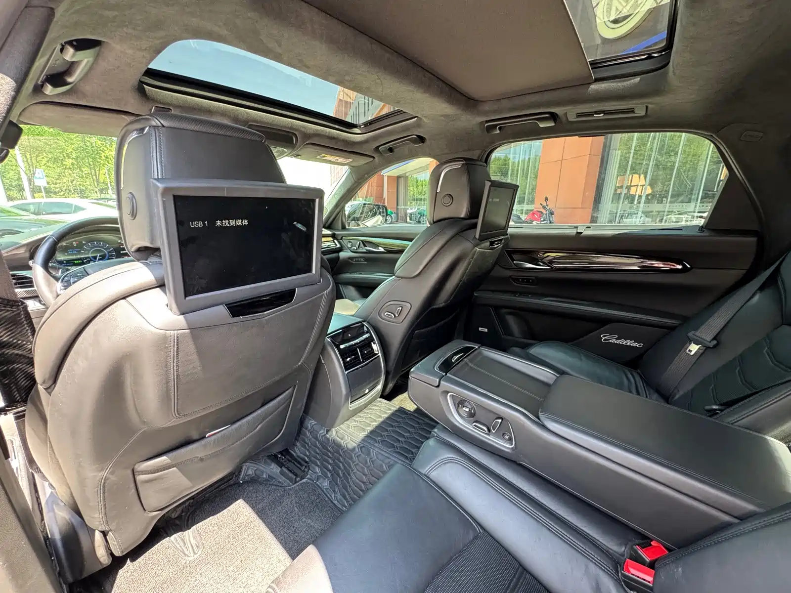 Фото 12 - Cadillac CT6
