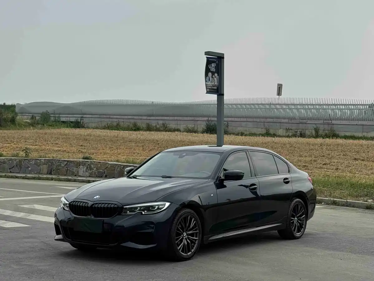BMW 3 Series 2022 325i M Sport Shadow Edition