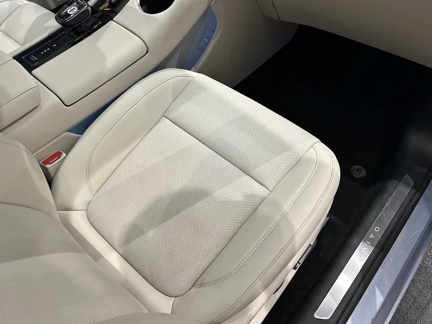 AITO Wenjie AITO M5 2022 Extended Range AWD Flagship фото 11