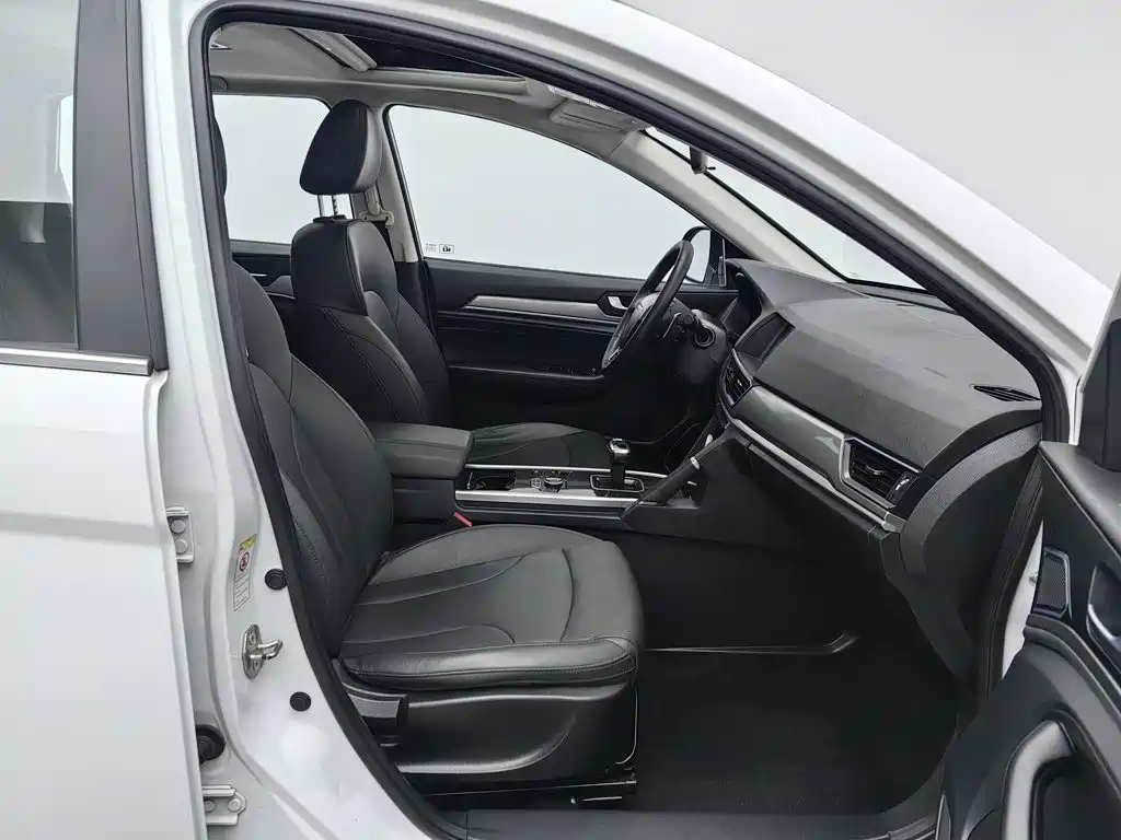 Photo 23 - Haval H6