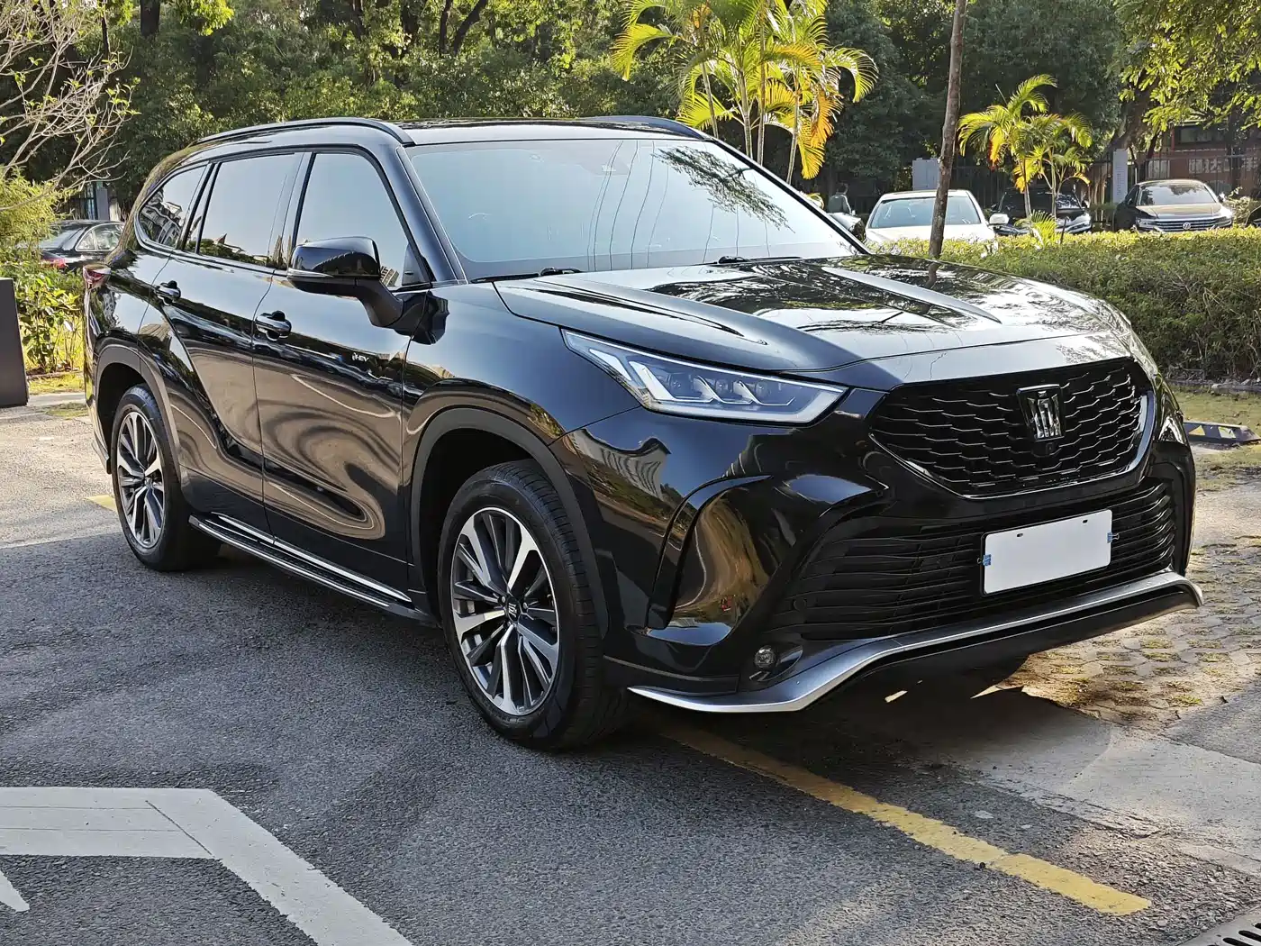 Toyota Crown Kluger 2024 2.5L HEV 4WD Premium Edition фото 5