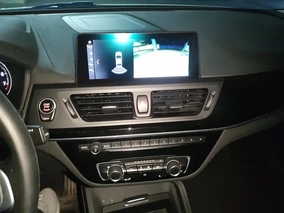 BMW 1 Series 2018 Facelift 118i Sport фото 13