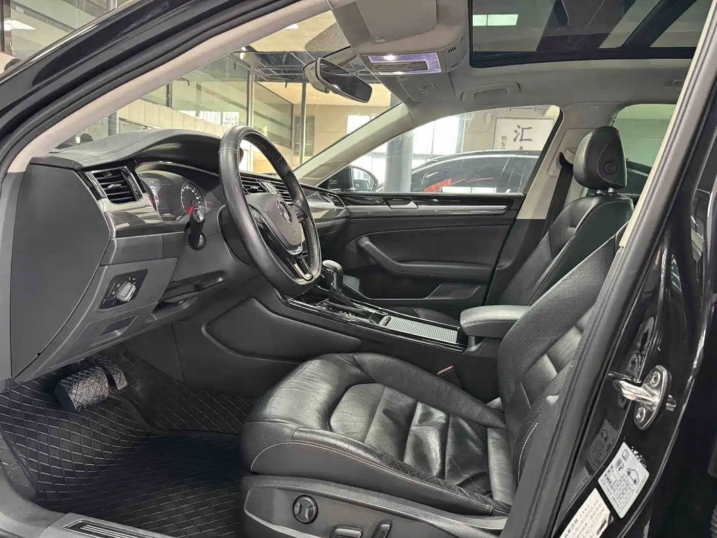 Volkswagen Phideon 2018 Facelift 380TSI FWD Business фото 10