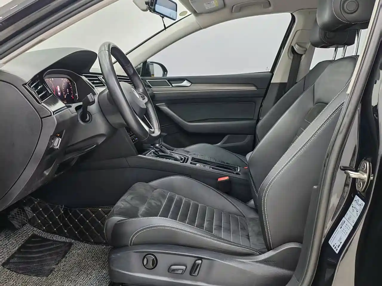 Volkswagen Magotan 2020 330TSI DSG Luxury фото 7