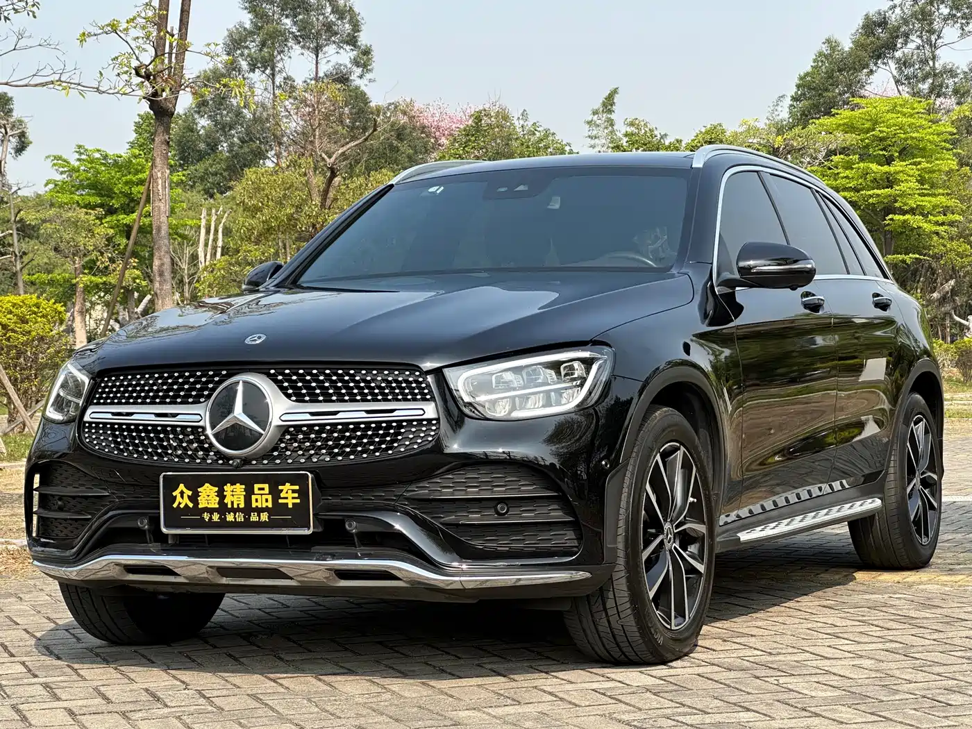 MERCEDES-BENZ GLC