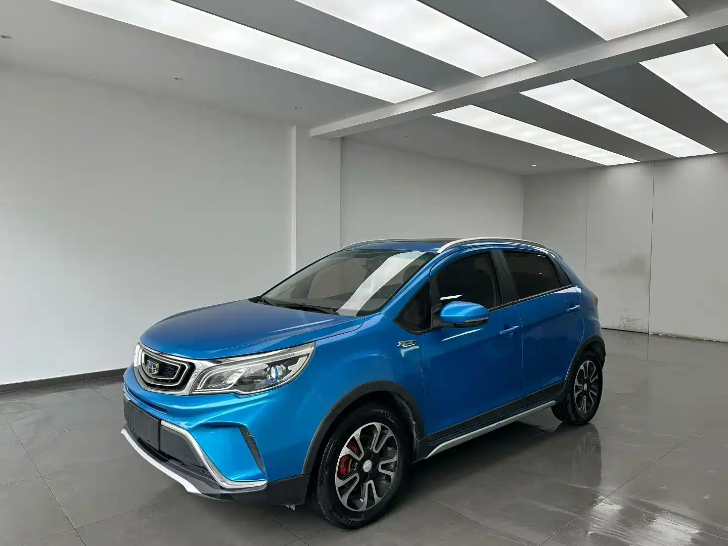 Фото 1 - Geely Vision X3