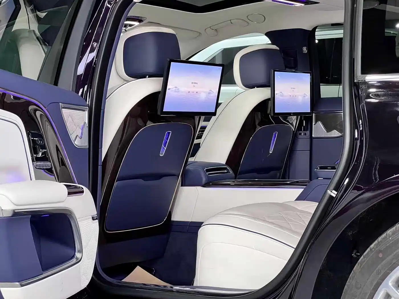 Hongqi Guoya 2024 4.0T V8 Version фото 37
