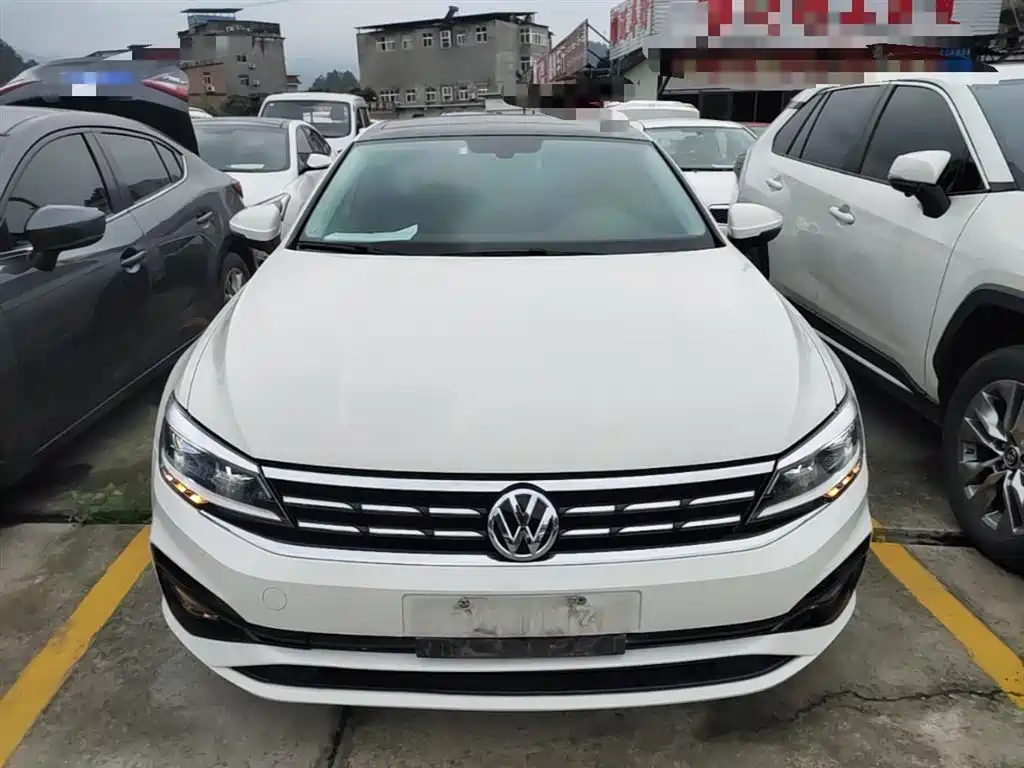 VOLKSWAGEN LINGDU