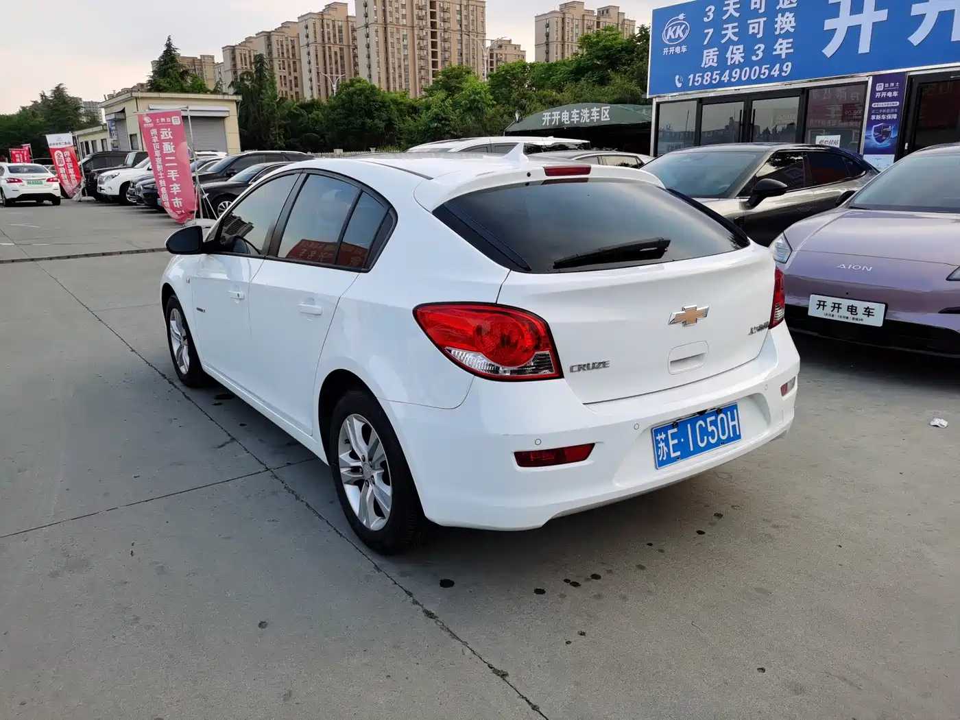 Chevrolet Cruze 2015 Hatchback 1.6L Automatic Comfort фото 6