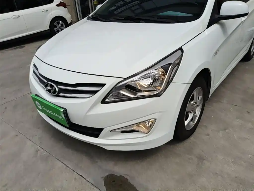 Hyundai Verna 2014 1.4L Automatic Smart GLS фото 24