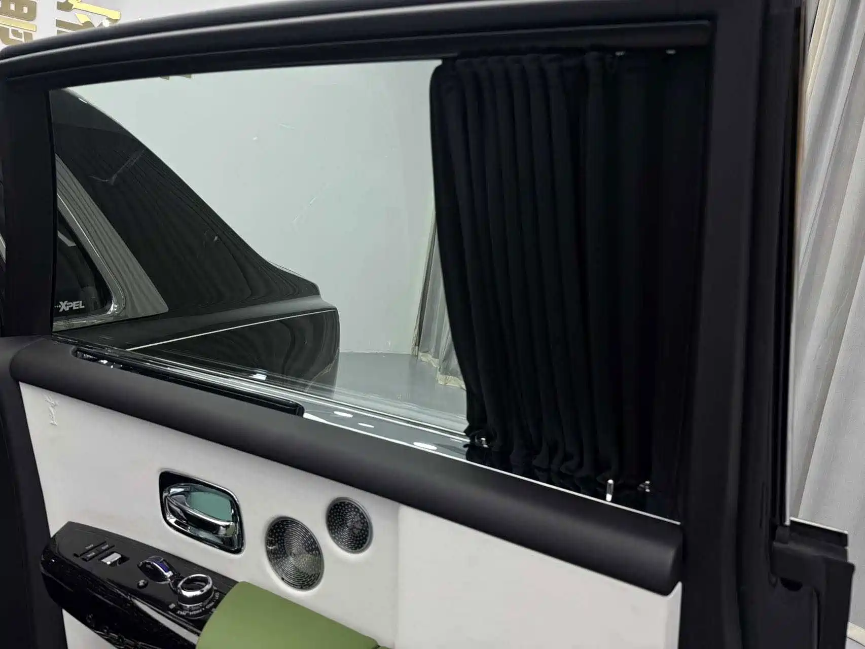 Фото 12 - Rolls-Royce Phantom