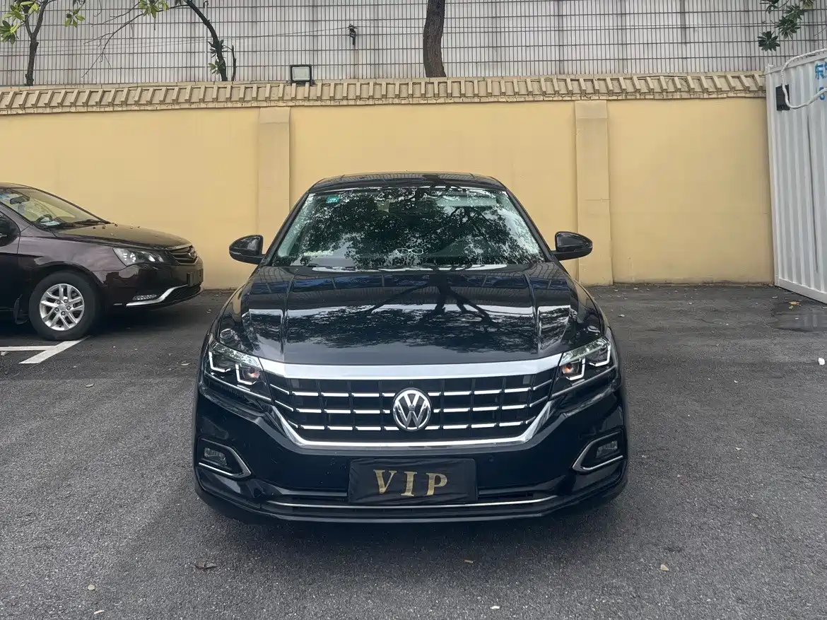 Фото 2 - Volkswagen Passat