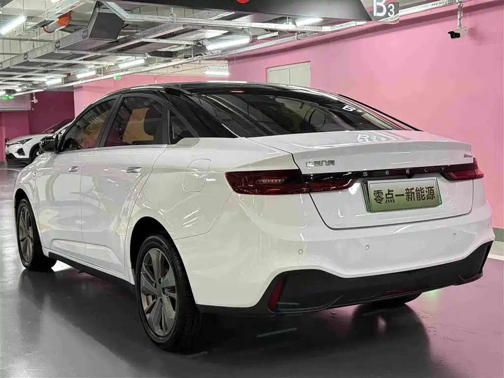 Фото 4 - Geely Geometry A