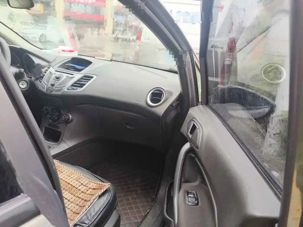 Photo 12 - Ford Fiesta