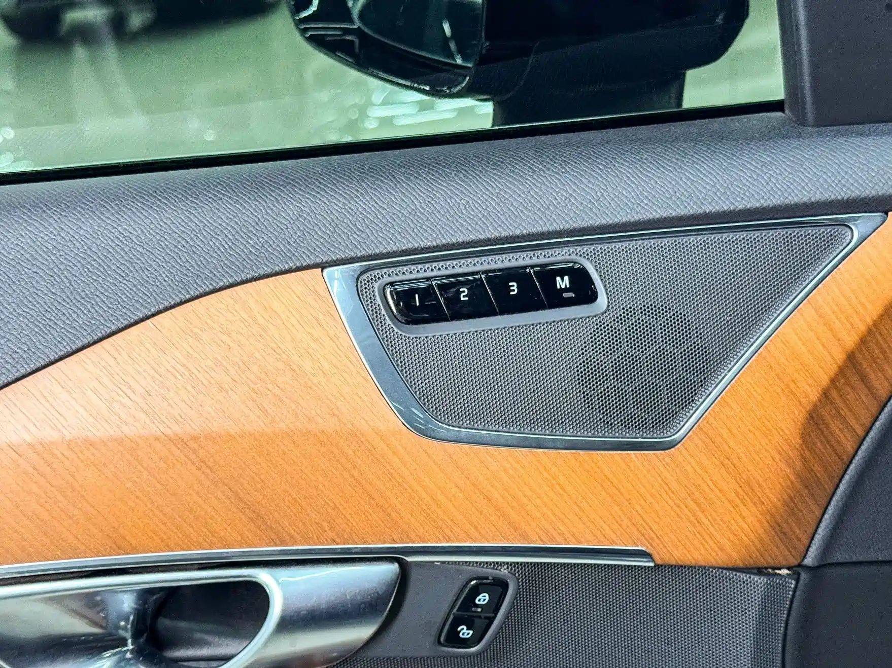 Фото 4 - Volvo XC90