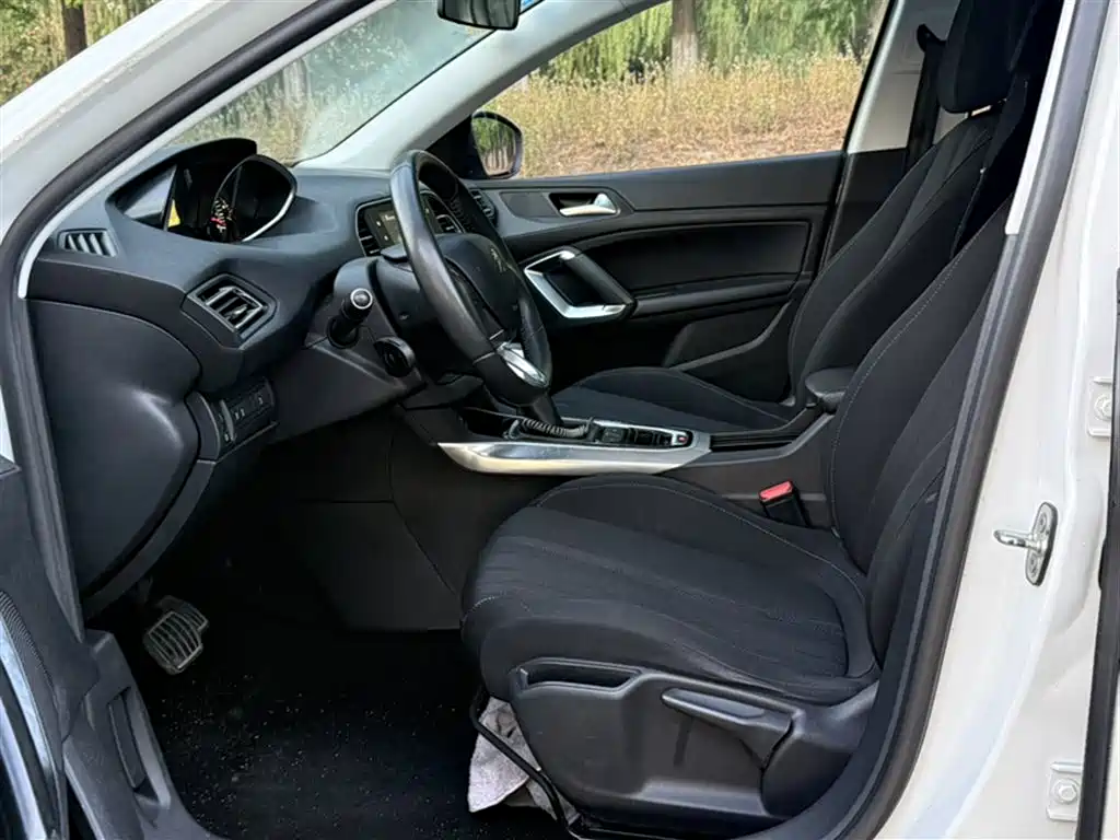 Peugeot 308S 2015 1.6T Auto Dynamic Edition фото 8