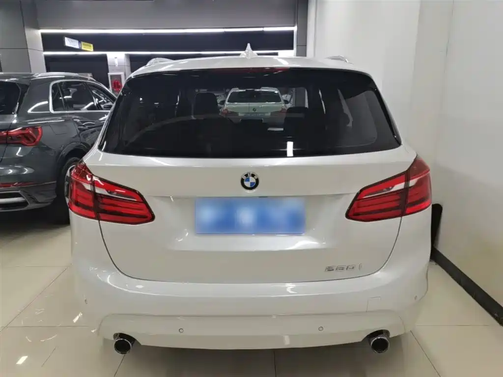 BMW 2 Series Touring 2016 220i Leading Model фото 6