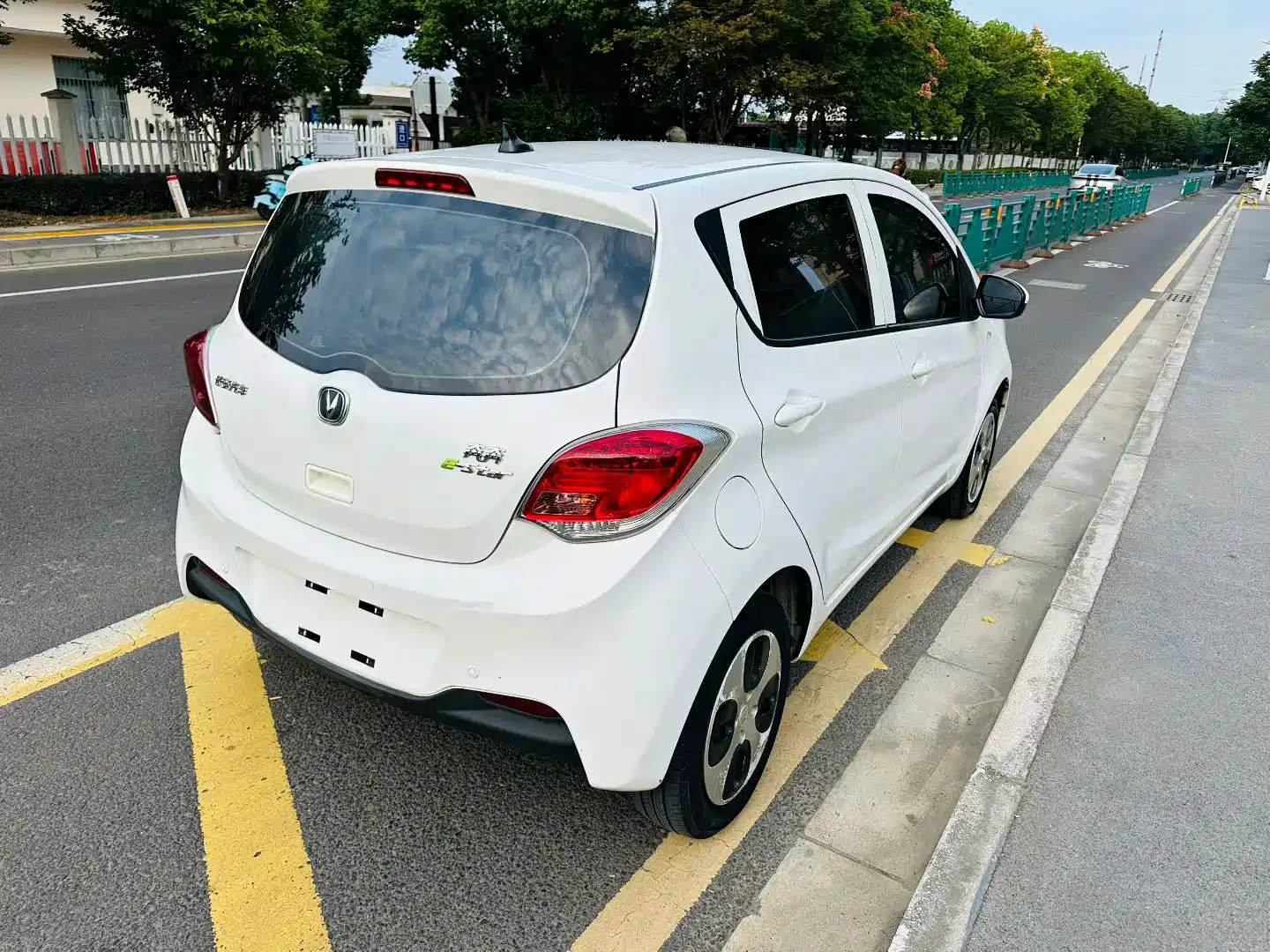 Photo 4 - Changan Benben E-Star