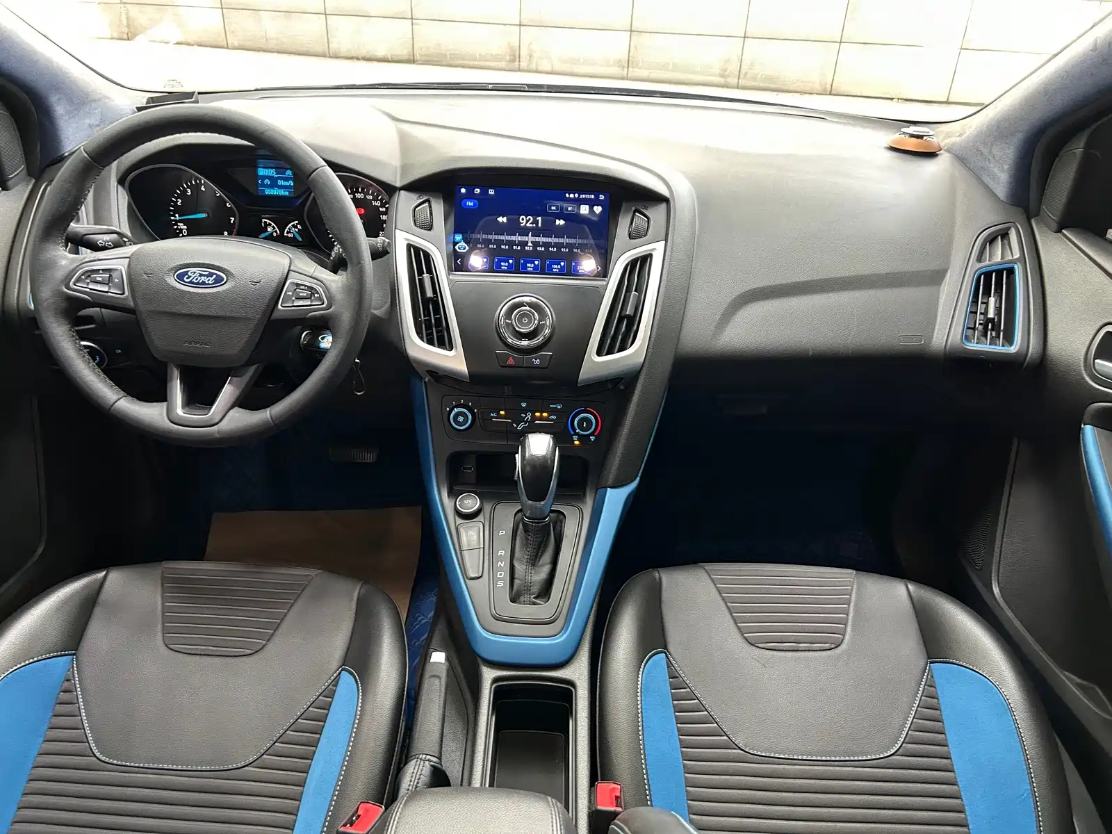 Фото 15 - Ford Focus