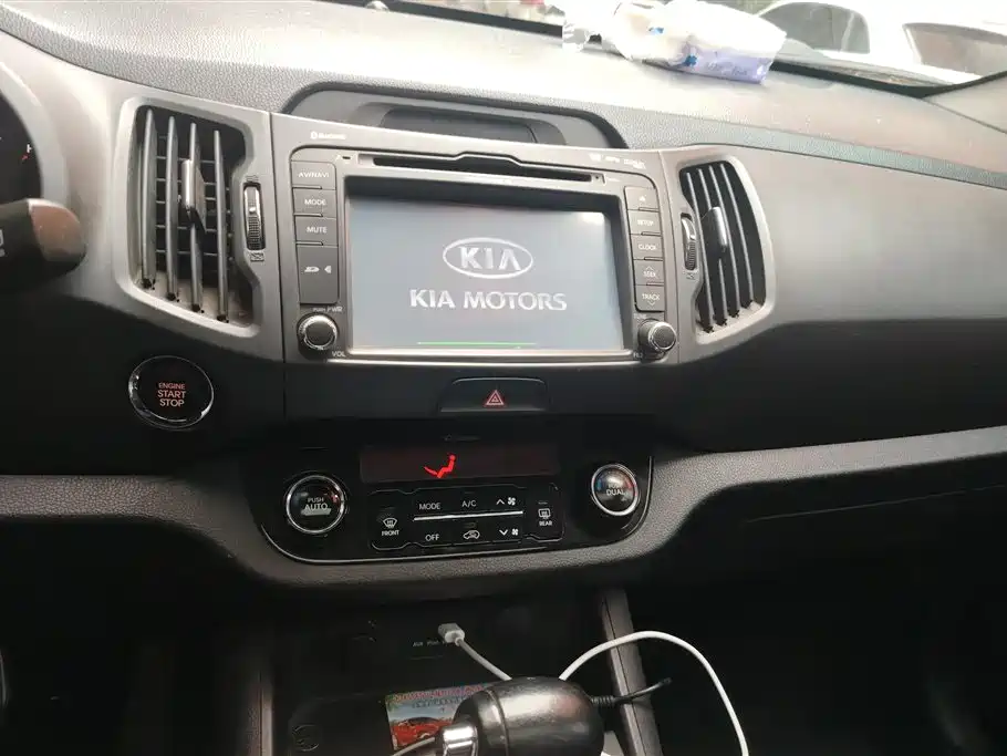 Kia Sportage 2012 2.0L Automatic 2WD NAVI Edition фото 13