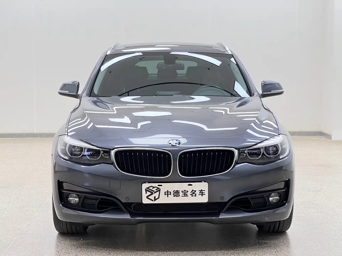 BMW 3 Series GT 2019 320i Fashion Model фото 2