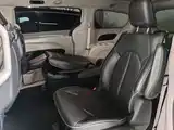 Фото 7 - Chrysler Pacifica PHEV