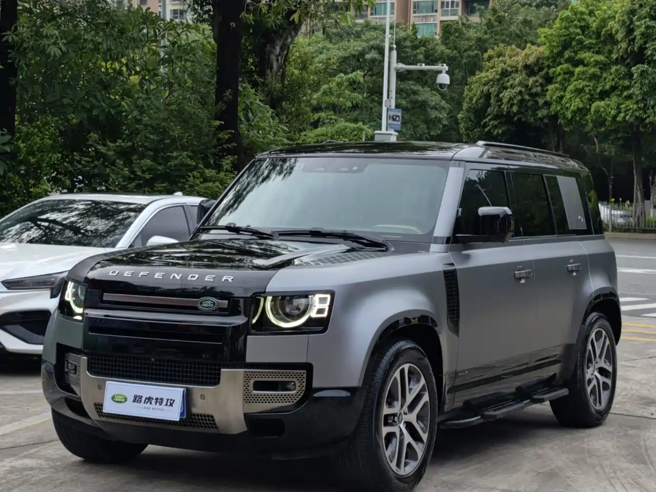 Land Rover Defender 2022 110 P400 X