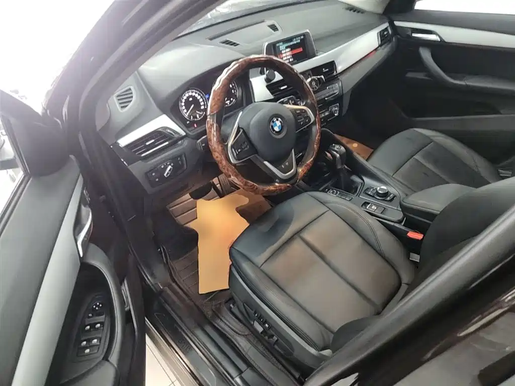 BMW X1 2019 sDrive20Li Leading Model фото 16