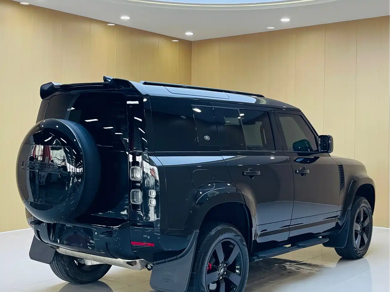 Land Rover Defender 2024 110 3.0T P400 X-DYNAMIC HSE фото 9