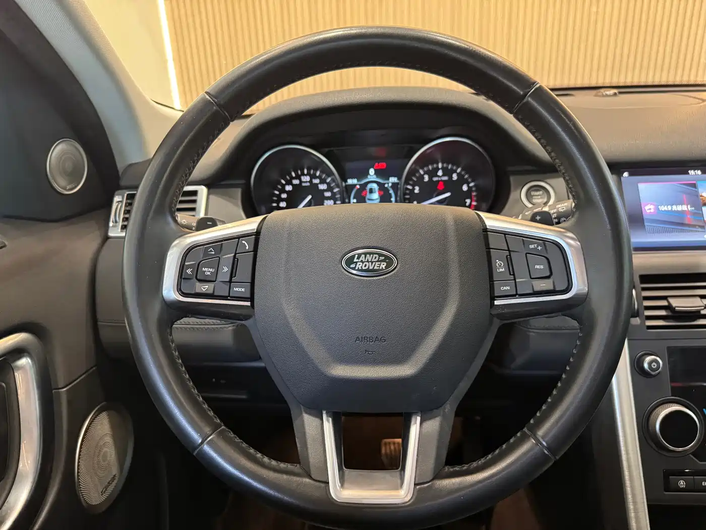 Land Rover Discovery Sport 2018 240PS SE Edition фото 7